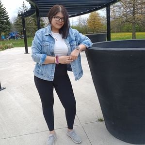 Meet your Posher, Oriana elena